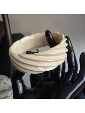 Vintage Trifari  Bakelite Ivory Tone Carved Bangle Bracelet